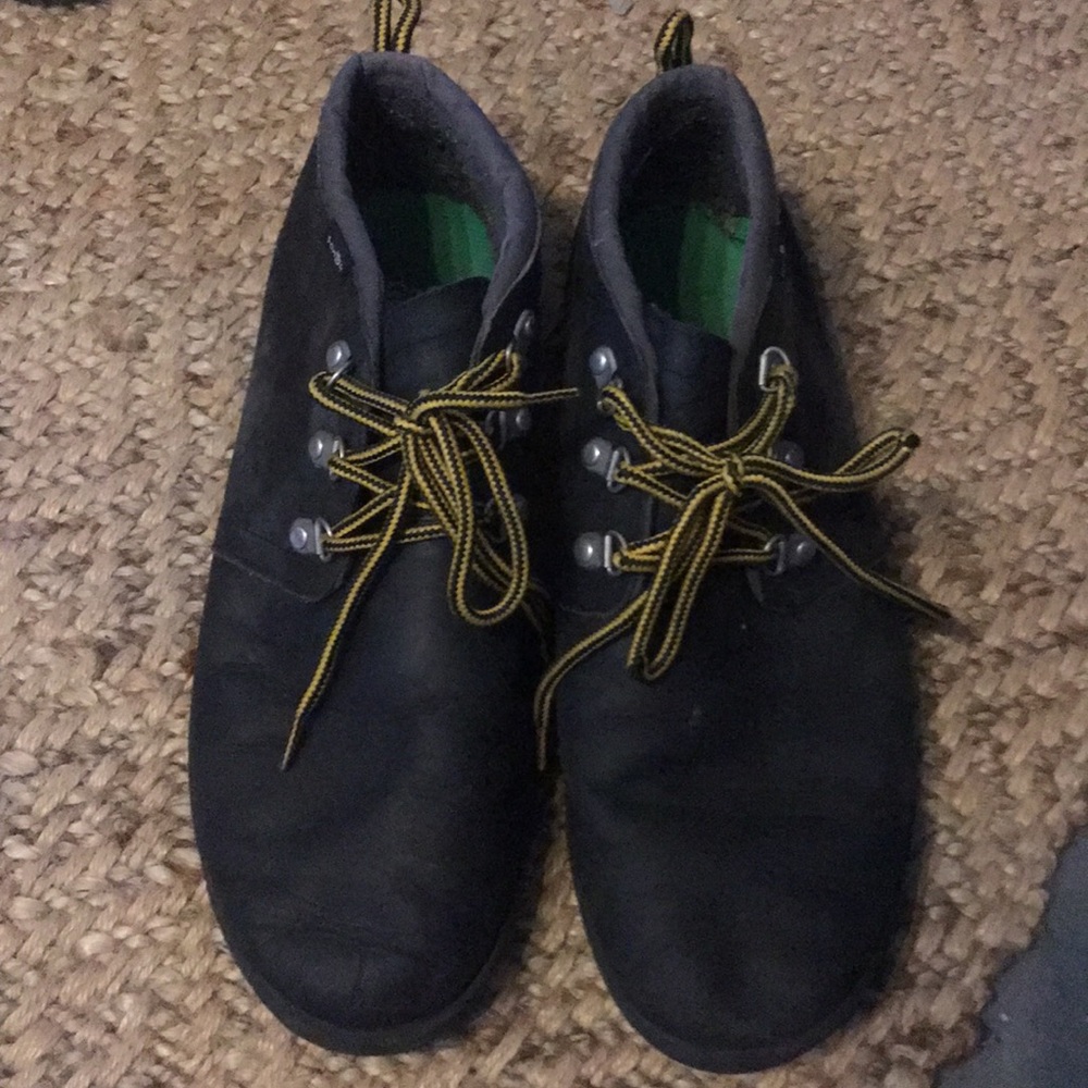 Size 11 Sanuks